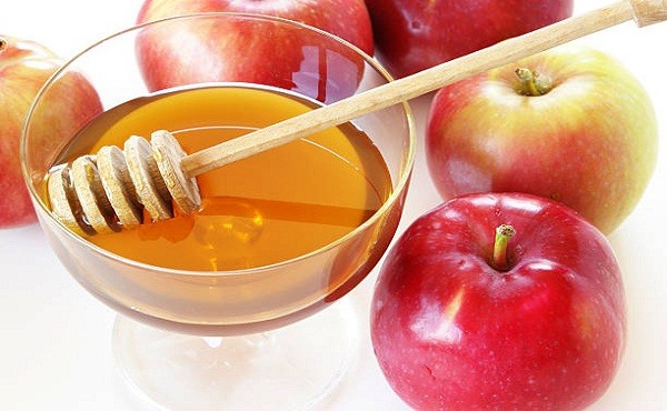 Mặt nạ mật ong táo chữa mụn ẩn.