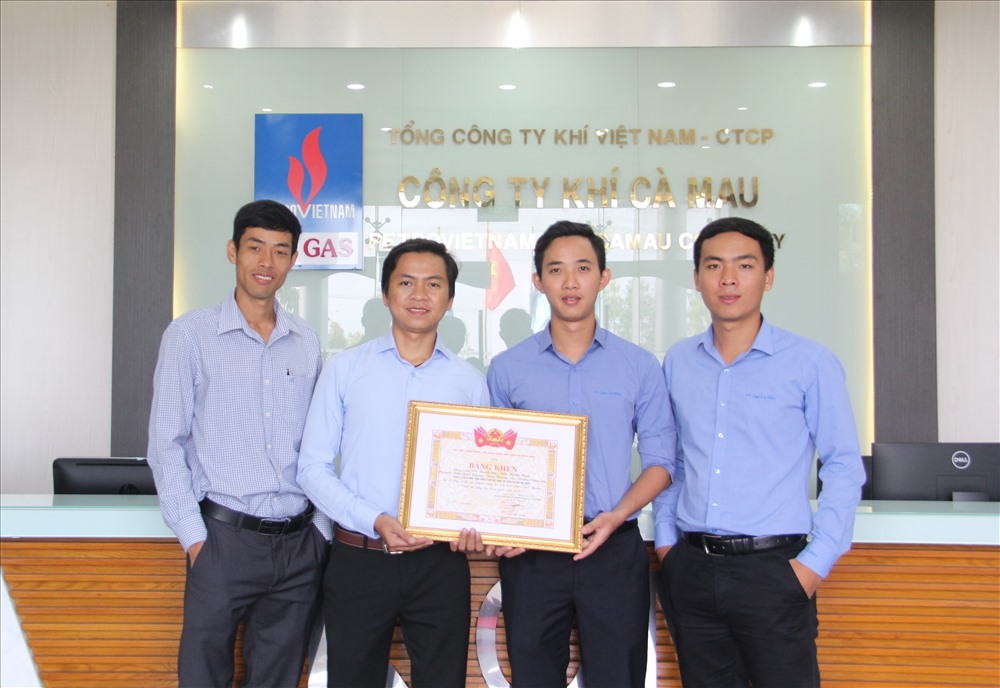 Các kỹ sư và công nhân đạt giải “Tuổi trẻ sáng tạo toàn quốc năm 2018”