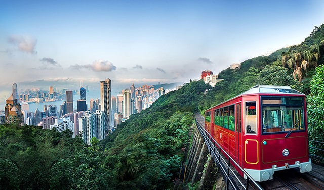  Ngôi nhà này nằm trong khu phố The Peak ở Hồng Koong – khu phố có nhiều tỷ phú nhất thế giới.