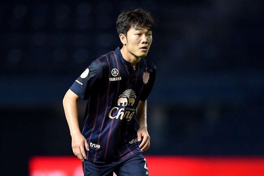 Tiền vệ sinh năm 1995 vẫn phải nỗ lực rất nhiều trong môi trường mới (Ảnh: Buriram United)
