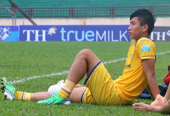 Nhiều khả năng Phan Văn Đức phải rời xa sân cỏ 3 tháng.