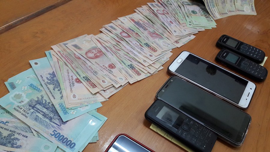 Vật chứng vụ án.