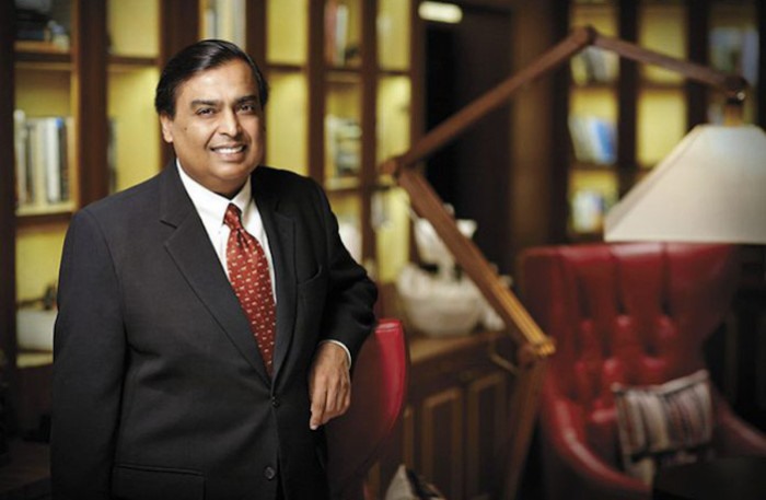 Tỷ phú Ấn Độ Mukesh Ambani trả nợ cho em trai Anil Ambani, cứu em khỏi cảnh tù tội.