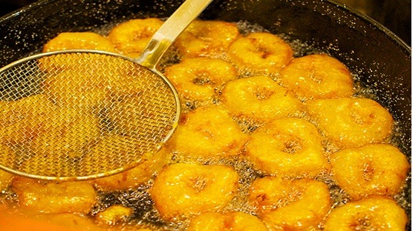 Đồ ăn chứa nhiều dầu mỡ gây nguy hại cho não.