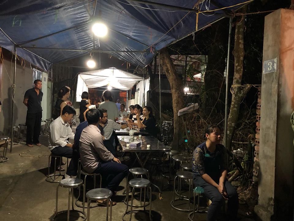 7 đám tang trong cùng một xóm.