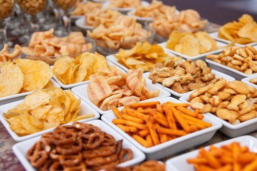 Đàn ông nên hạn chế đồ ăn vặt để trẻ lâu hơn.