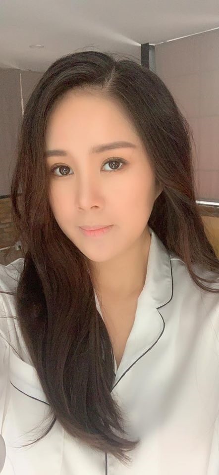 Mặc dù đang mang bầu lần 2, Lê Phương vẫn chăm chỉ làm việc.