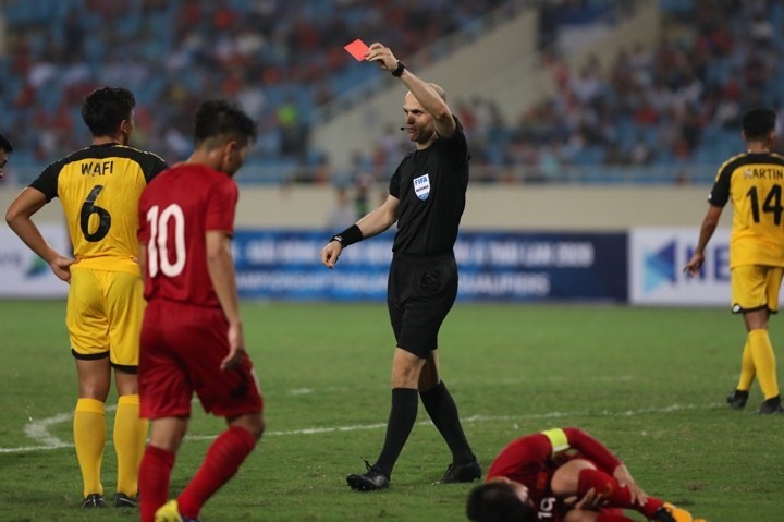 U23 Brunei tỏ rõ sự non nớt kinh nghiệm trong trận gặp U23 Việt Nam. Ảnh S.T