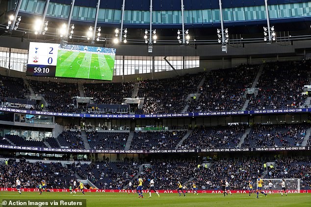 Hơn 1 tuần nữa, Harry Kane và các đồng đội sẽ được thi đấu trên sân nhà mới. Ảnh: Reuters.