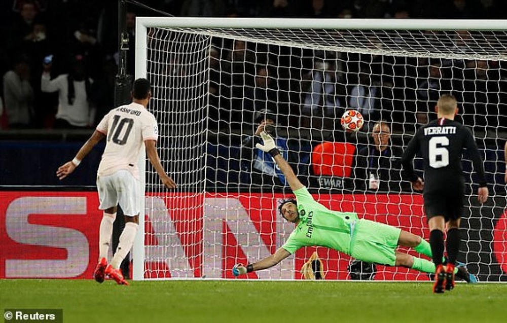 Rashford ghi bàn thắng quyết định cho MU từ chấm 11m (Ảnh: Reuters)