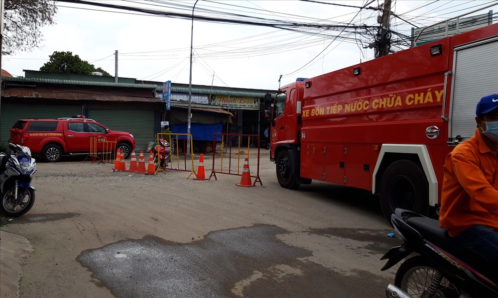 Công an phong tỏa hiện trường để xử lý sự cố.