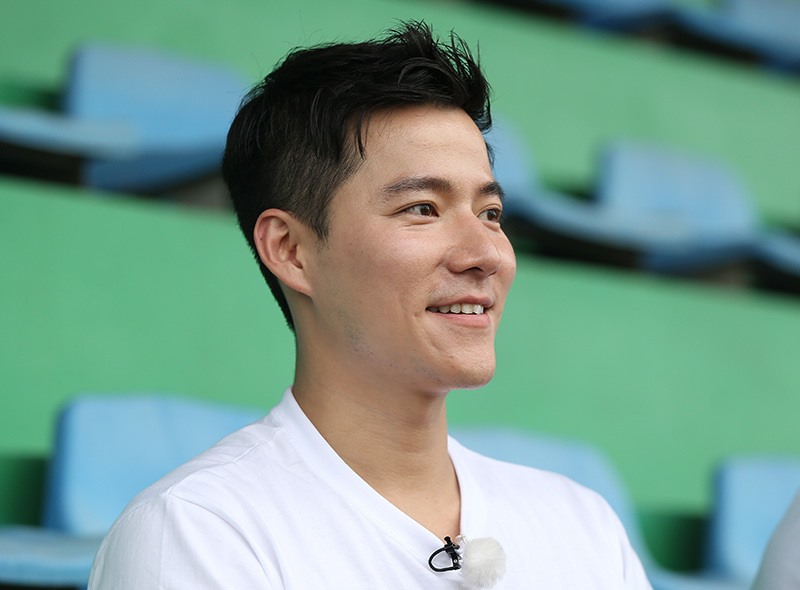 Nam diễn viên điển trai Cho Tae gwan của “Hậu duệ mặt trời“.