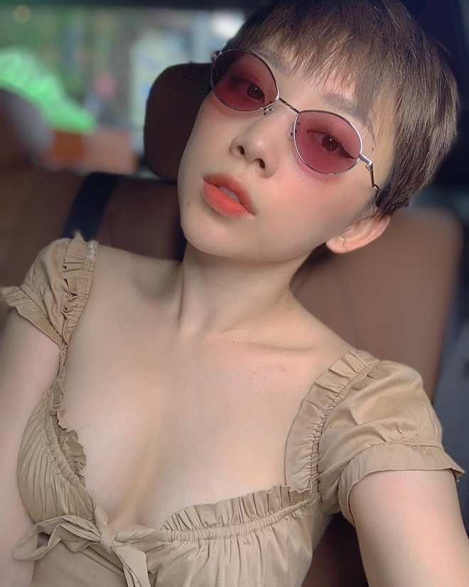 Năm nay, Tóc Tiên bước sang tuổi 30. Trở về Việt Nam từ năm 2014, sau 5 năm hoạt động nghệ thuật, cô thăng tiến vượt bậc trong giới showbiz, trở thành cái tên được nhiều nhãn hàng săn đón.