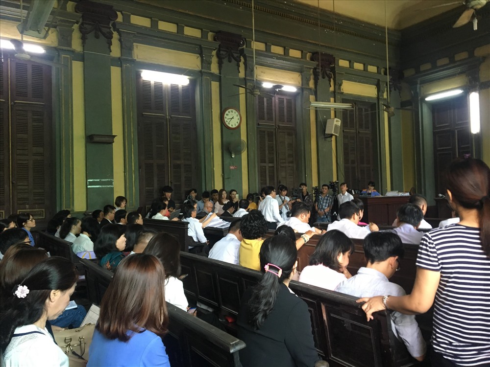 Toàn cảnh phiên tòa