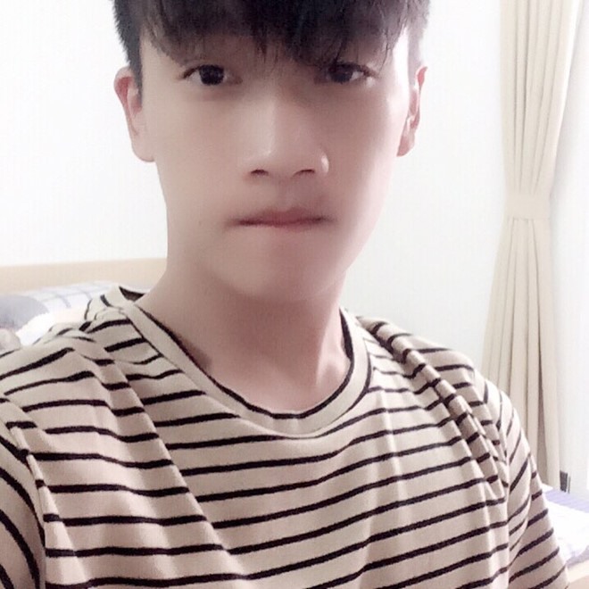 Cầu thủ sinh năm 1998 đang gây được sự chú ý từ khán giả.