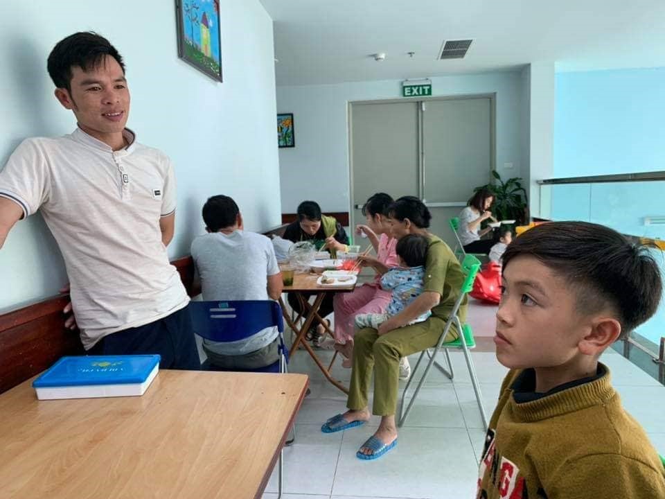 Hiện Chiến đã được bố đưa về Sơn La để đi học.