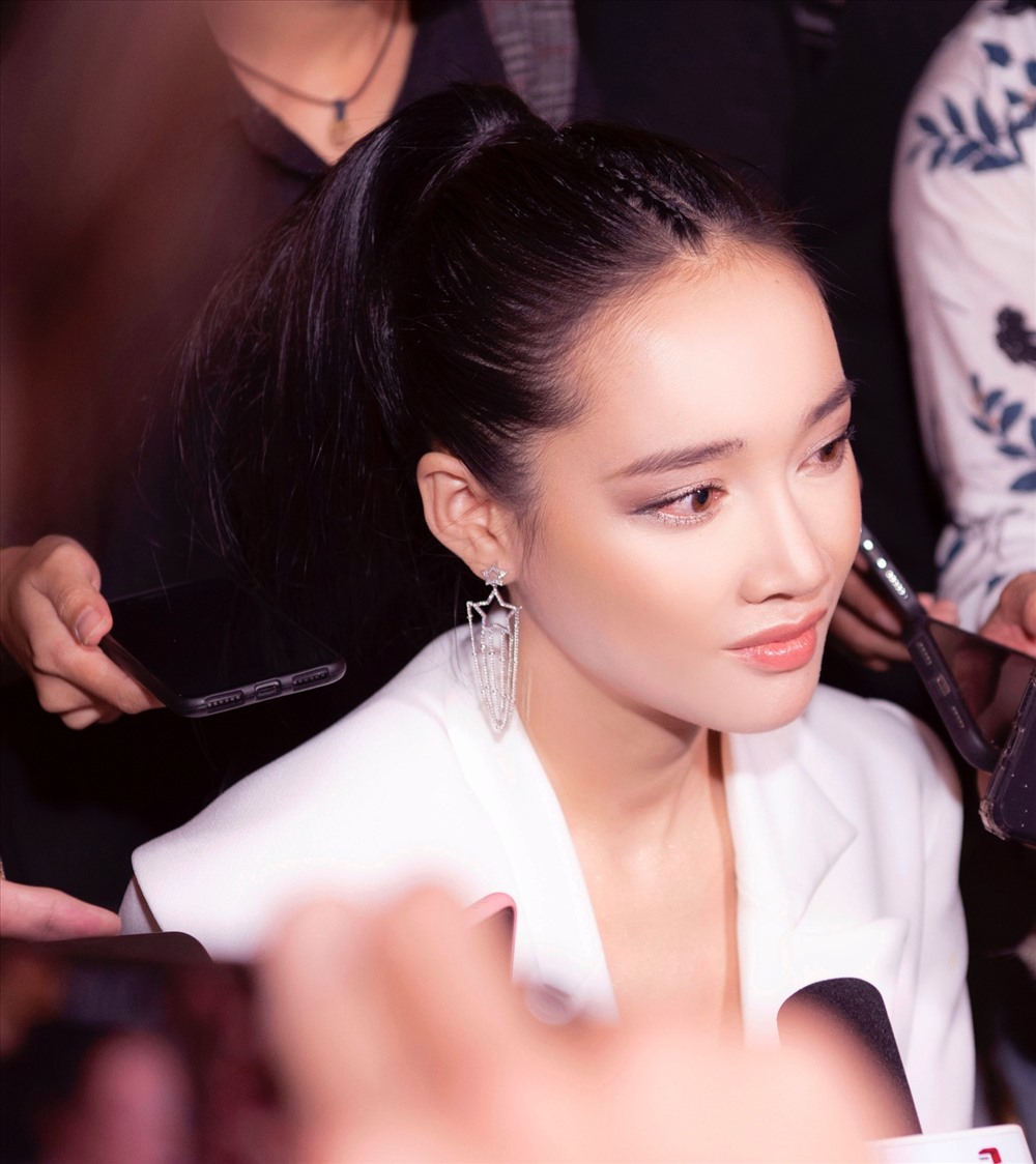 Nhã Phương được khen xinh đẹp hơn sau tin đồn sinh con.