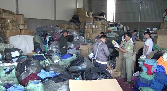 đến tối 20-3, công an đã bắt giữ 11 đối tượng, trong đó có 8 người Trung Quốc và Lào được cho là cầm đầu đường dây sản xuất, vận chuyển ma túy; thu giữ hơn 300 kg ma túy. Qua thời gian dài theo dõi, trinh sát Bộ Công an phát hiện đường dây vận chuyển ma túy từ Lào về TP HCM rồi tập kết ở các điểm trên địa bàn quận Bình Tân. Sau khi vận chuyển ma túy thành công, các đối tượng sử dụng xe bán tải chở đến một ngôi nhà nằm khuất trong khu dân cư Bình Hưng Hòa B, quận Bình Tân.