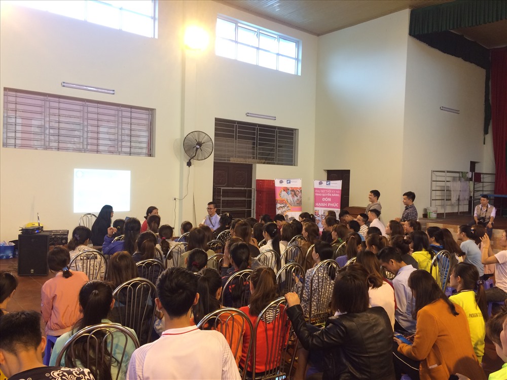 CN hào hứng tham gia buổi truyền thông nâng cao nhận thức về tiêu chuẩn lao động quốc tế.
