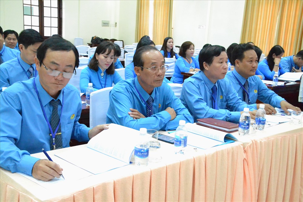 Ban lãnh đạo LĐLĐ Kiên Giang đến dự đại hội. Ảnh: Lục Tùng
