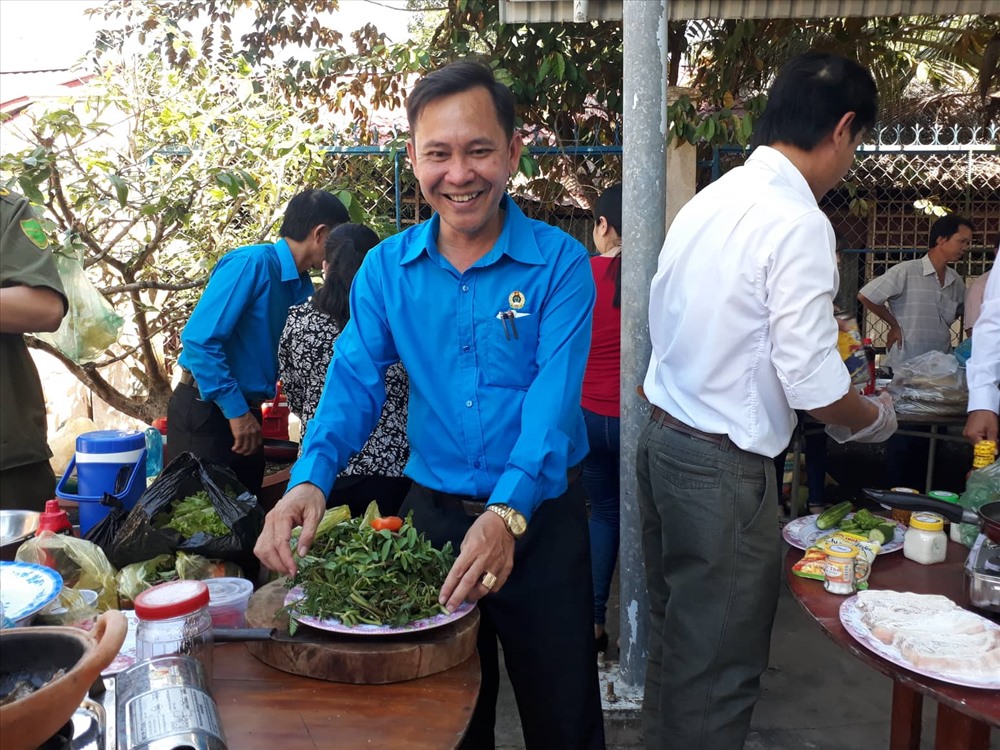 Nam đoàn viên phấn khởi, thích thú khi tham gia hội thi. Ảnh: H.P