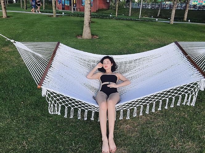 Người yêu xinh đẹp, tốt nghiệp ĐH sân khấu - Điện ảnh của cầu thủ Huy Hùng.