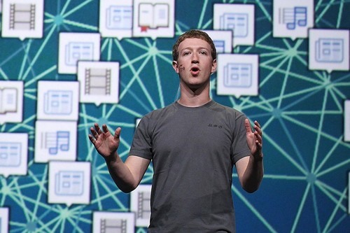 Mark Zuckerberg, 31 tuổi và là CEO của Facebook, mạng truyền thông xã hội lớn nhất thế giới. Facebook liên tục sử dụng các chiến lược mới để tăng doanh thu và giá cổ phiếu - một cách hợp pháp. Theo cập nhật mới nhất của Forbes, CEO Facebook hiện là người giàu thứ 8 trên thế giới với khối tài sản 62,3 tỉ USD.