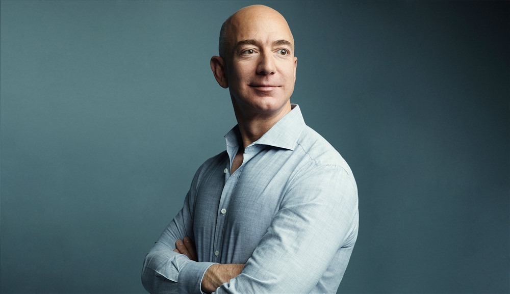 Người sáng lập Amazon Jeff Bezos là người giàu nhất số một trong danh sách tỉ phú của Forbes 2019. Với khối tài sản trị giá tới 131 tỉ USD, đây là năm thứ hai Jeff Bezos giữ ngôi vị người giàu có nhất hành tinh. Ảnh: Wesley Mann/Fortune