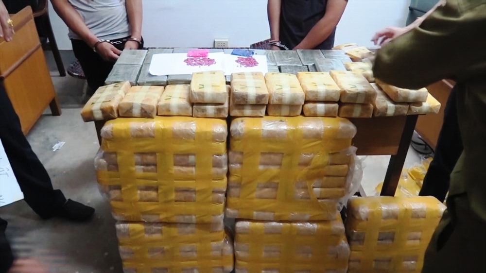 Lực lượng chức năng kiểm đếm tang vật