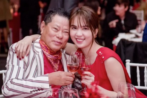 Ngọc Trinh và tỉ phú Hoàng Kiều chia sẻ nhiều khoảnh khắc thân mật.