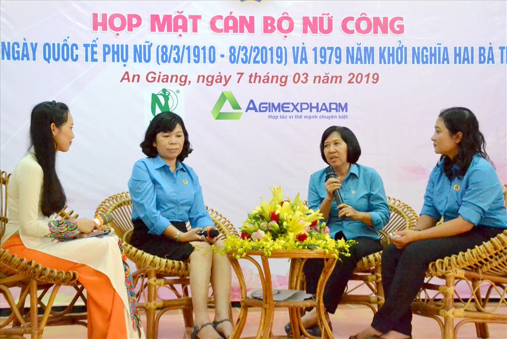 Quanh cảnh buổi họp mặt. Ảnh: Lục Tùng