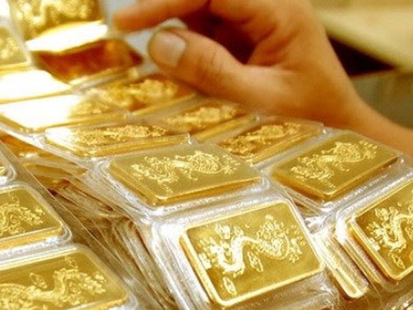 Giá vàng hôm nay 12.4: Vàng giảm sốc, đánh rơi ngưỡng quan trọng