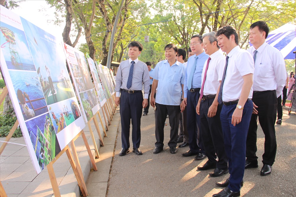 Hơn 200 tác phẩm xuất sắc trưng bày tại triển lãm “Biển, đảo quê hương“.