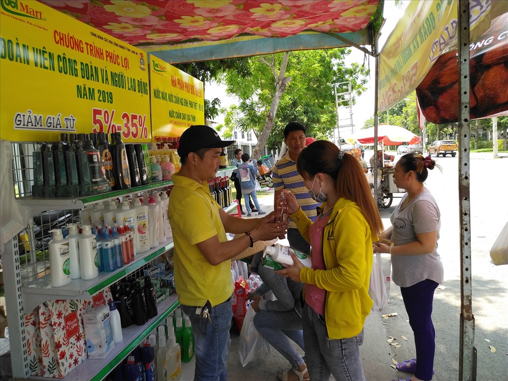 Các mặt hàng thiết yếu có giá thấp hơn bên ngoài 5 - 10%, bảo đảm chất lượng.
