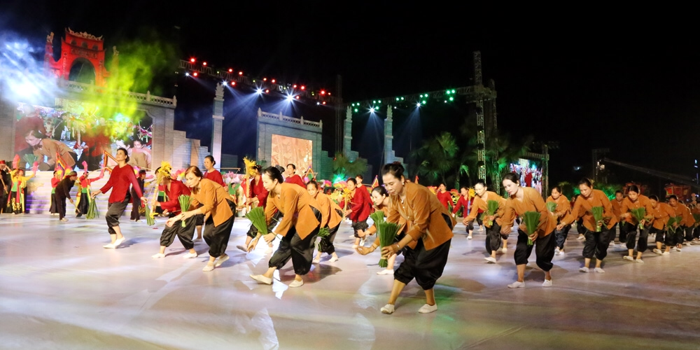Nhiều tiết mục đặc sắc được biểu diễn tại lễ khai mạc Lễ hội Đền Hùng 2019.