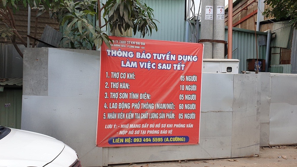 Ngoài ra, Công ty TNHH Đại Gia còn thông báo tuyển dụng với số lượng lớn công nhân.