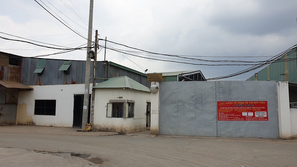 Cũng nằm trong diện di dời, Công ty TNHH SX TM Đúc Việt vẫn còn đăng tuyển dụng thêm công nhân, chưa có dấu hiệu di dời.