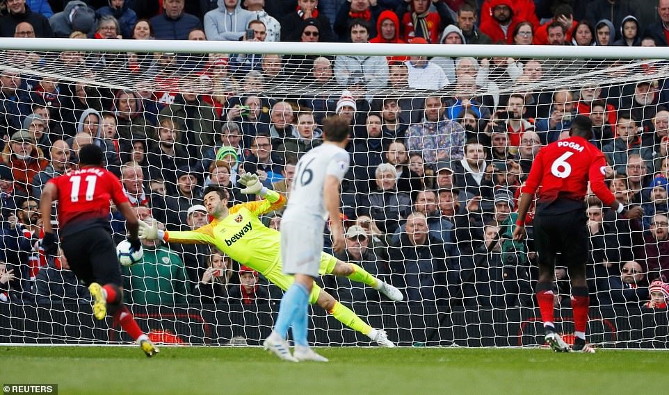 Quả đá phạt đền ấn định tỷ số 2-1 của trận đấu. Ảnh: Reuters.