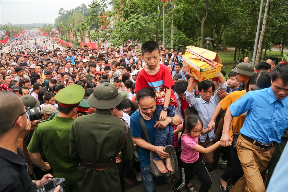 Trong Lễ hội Đền Hùng năm 2019, tỉnh Phú Thọ tiếp tục triển khai thực hiện “5 không”: Không để xảy ra ùn tắc giao thông, không để xảy ra tình trạng kinh doanh “chặt chém”, không có ăn xin, không có các hành vi phản cảm và không để mất vệ sinh an toàn thực phẩm.