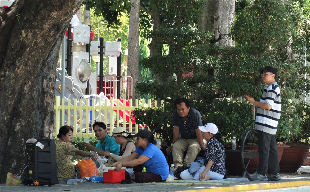 Công viên là một trong những địa điểm lý tưởng được người dân lựa chọn để tránh nóng