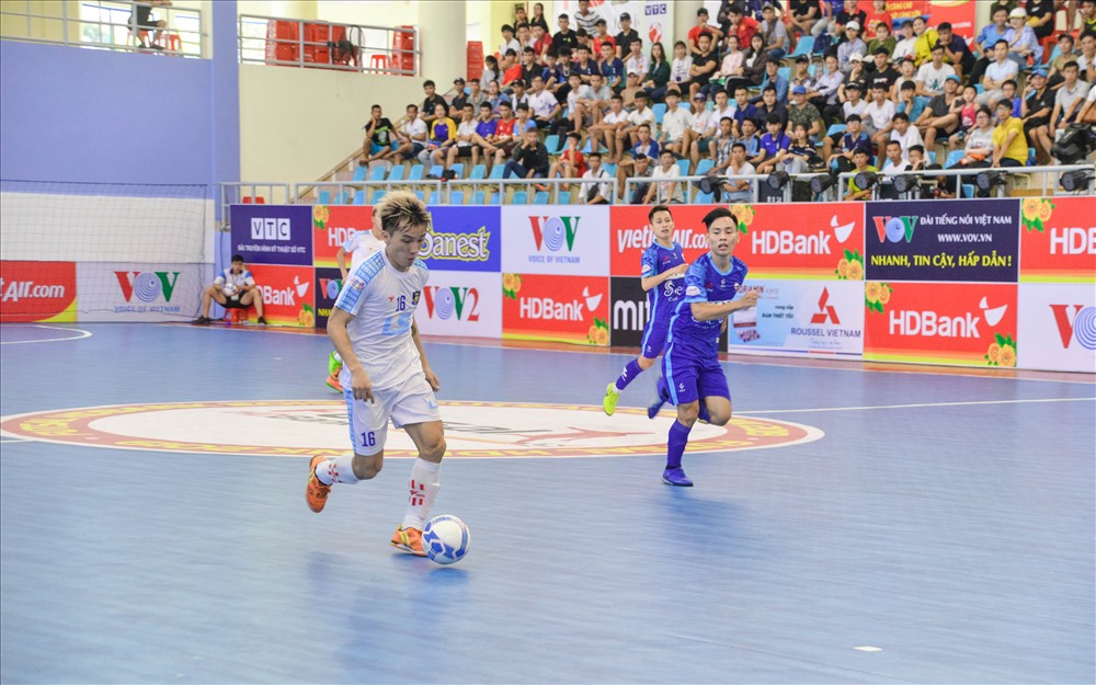 Thái Sơn Bắc và Tân Hiệp Hưng cầm hòa nhau tỉ số 2-2.