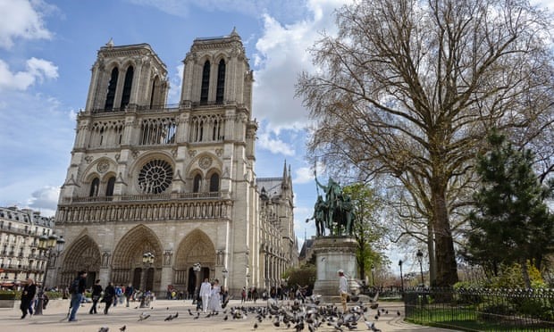 Nhà thờ Đức Bà Paris tiếp tục được sử dụng làm nơi tổ chức tang lễ quốc gia ở Pháp trong thời hiện đại. 
