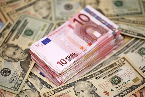 Tỷ giá ngoại tệ 16.4: USD trong nước và thế giới đồng loạt giảm