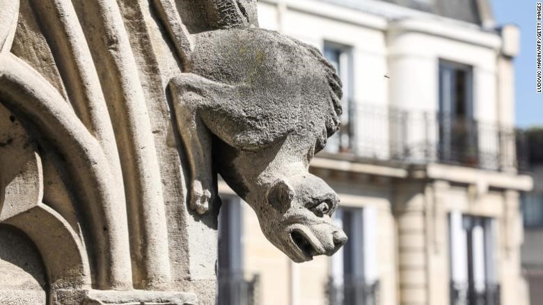 Linh vật Gargoyle. Ảnh: CNN.