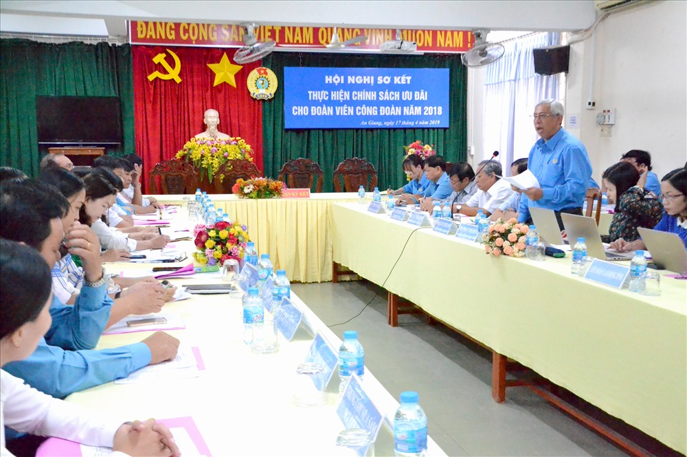 Hội nghị sơ kết thực hiện chính sách ưu đãi cho đoàn viên CĐ năm 2018. Ảnh: Lục Tùng