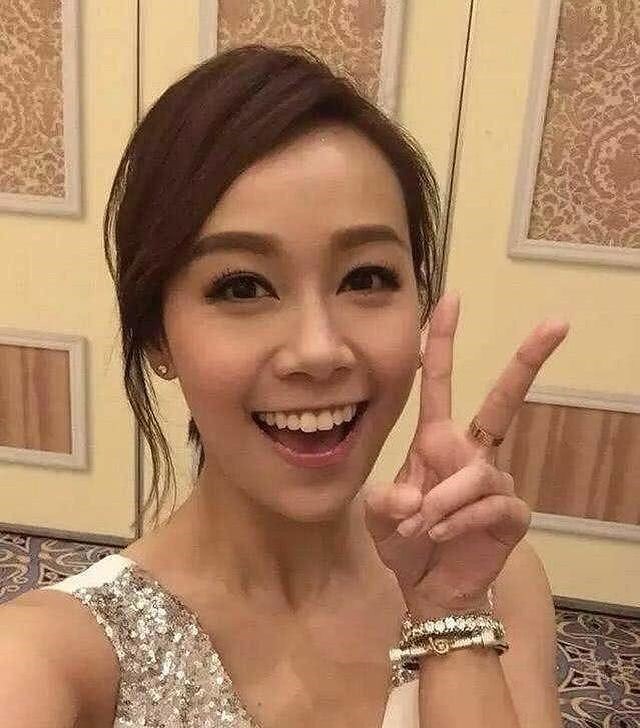 Huỳnh Tâm Dĩnh sở hữu vẻ đẹp ngây thơ, trong sáng.