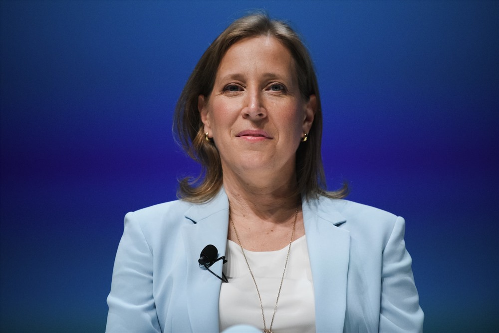 Năm 2018, Wojcicki được xếp hạng thứ bảy trong danh sách “Phụ nữ quyền lực” của Forbes. Giá trị tài sản ròng của cô ước tính là 480 triệu đô la.
