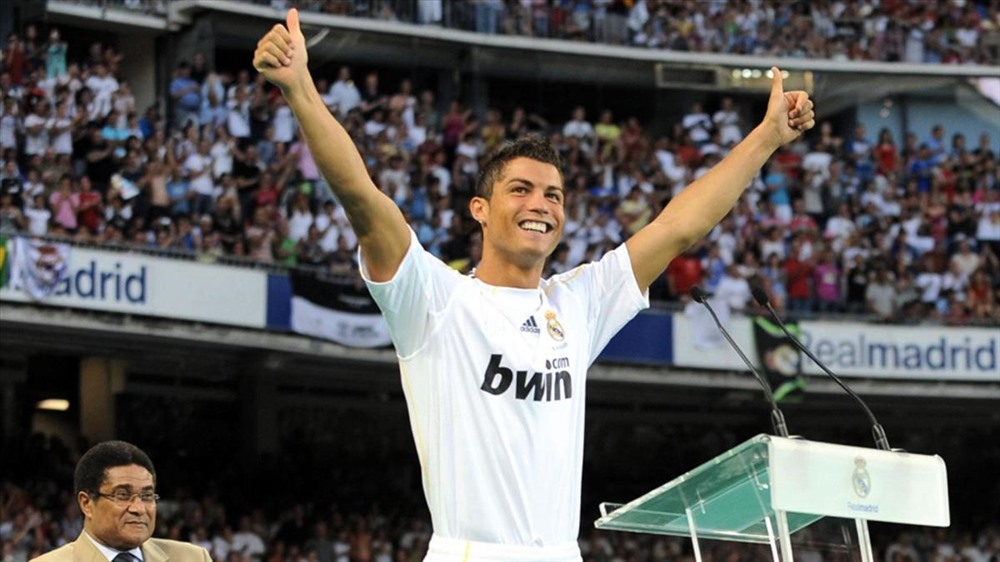 CR7 từng là cầu thủ đắt nhất hành tinh. Ảnh: Reuters.