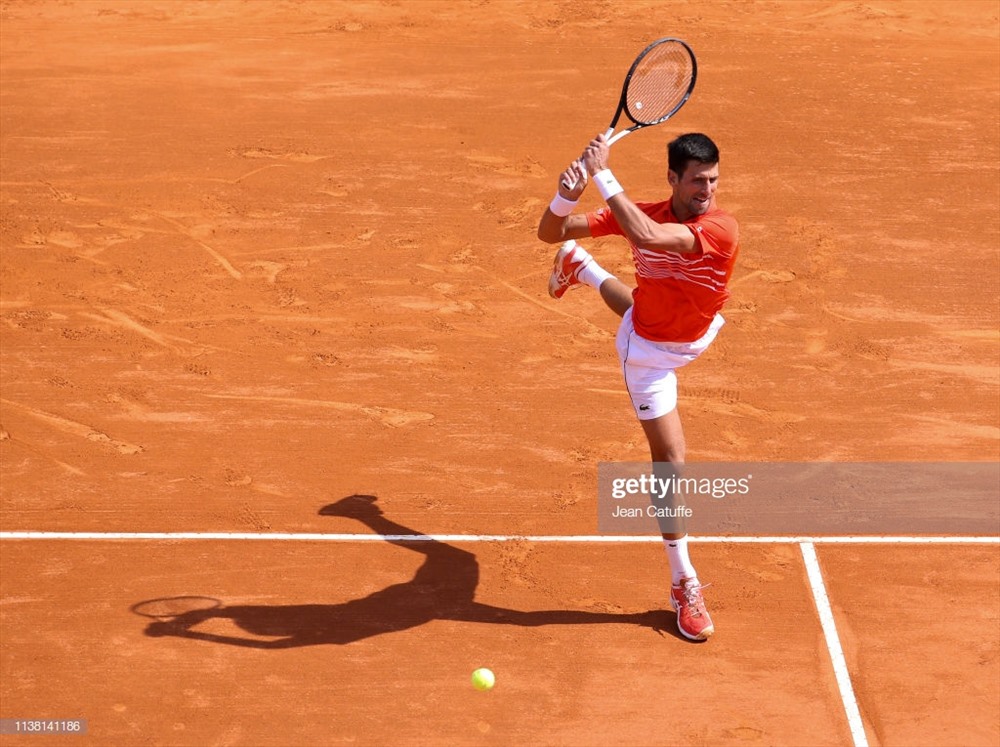 Djokovic mắc quá nhiều lỗi trong trận tứ kết. Ảnh: Getty.