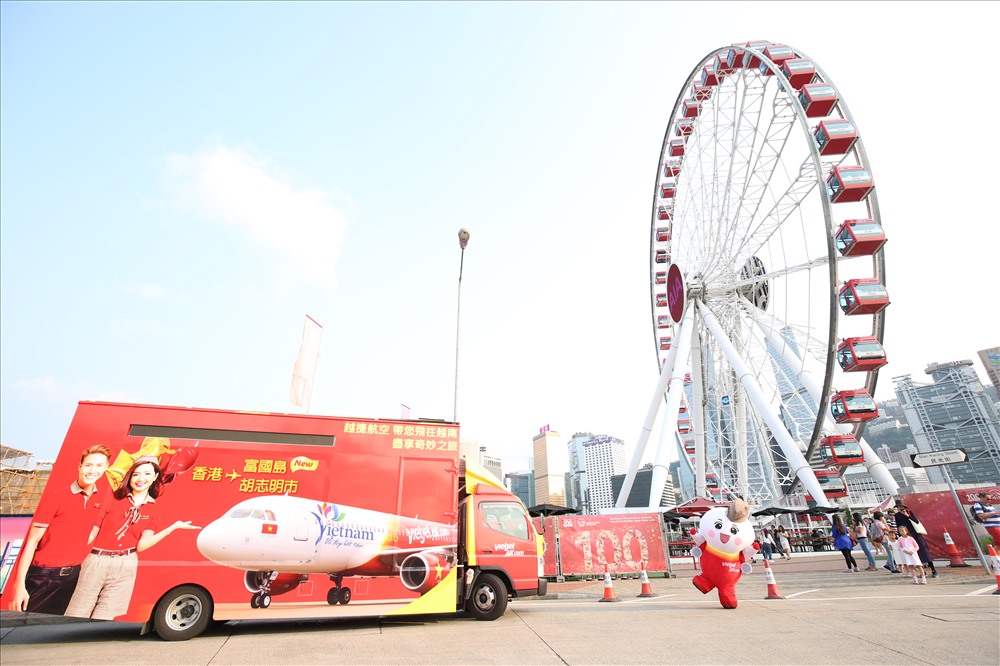 Một số hoạt động chào đón hành khách mà hãng Vietjet tổ chức.